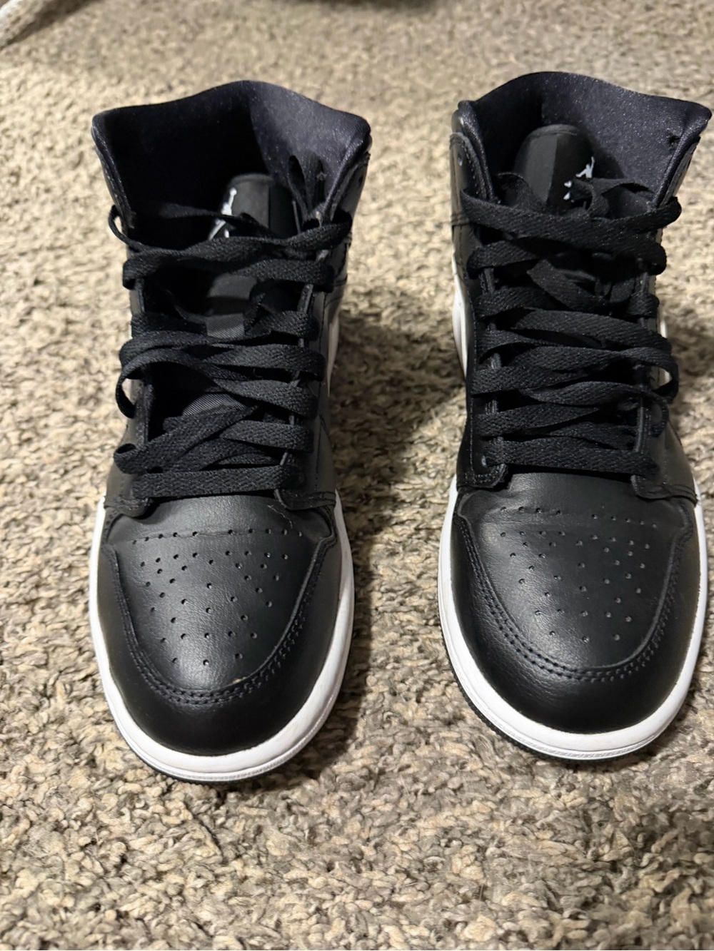 Jordan 1 youth size 7 Sneakers with White Sole